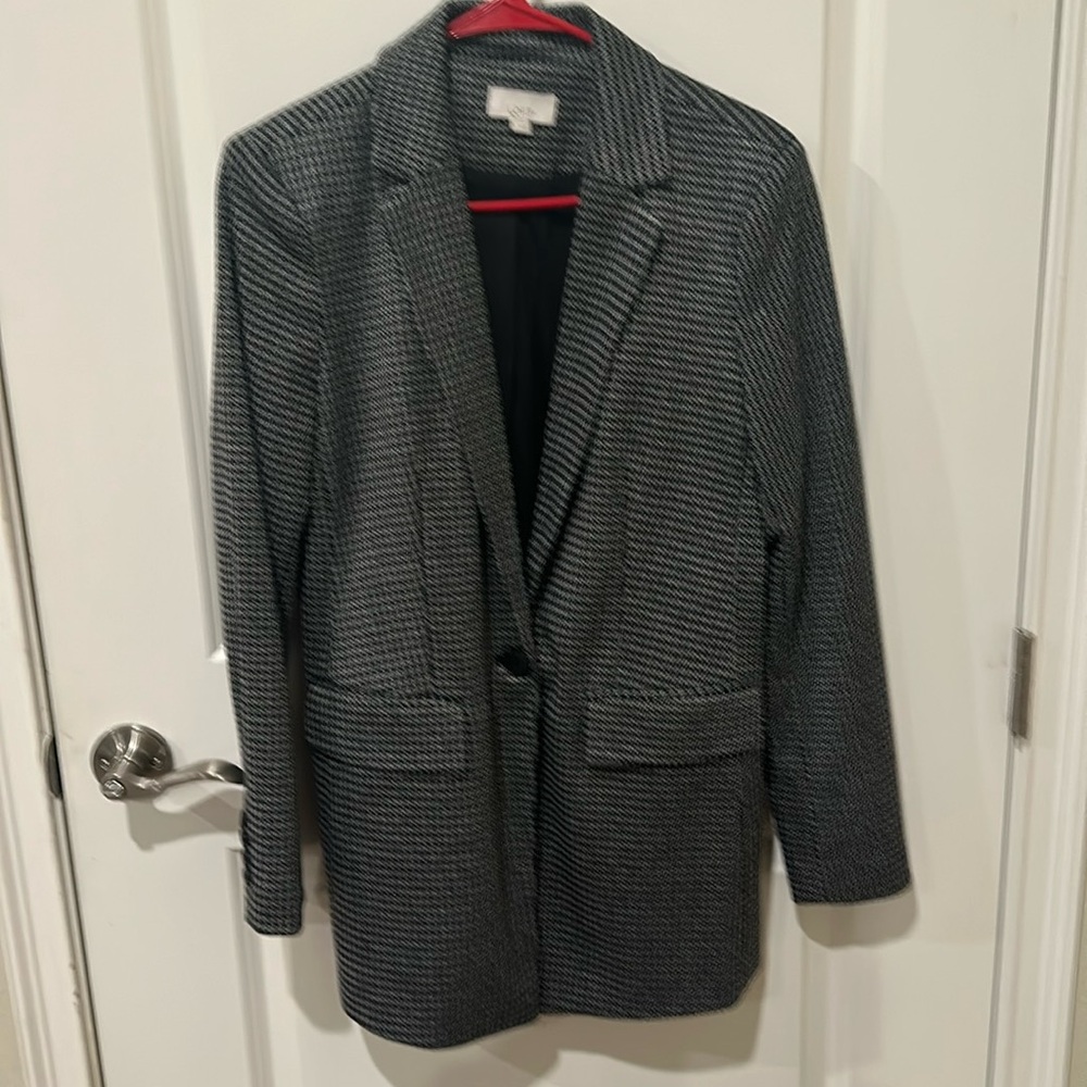 LOFT Women’s Tweed Blsck & Gray Blazer Size 8